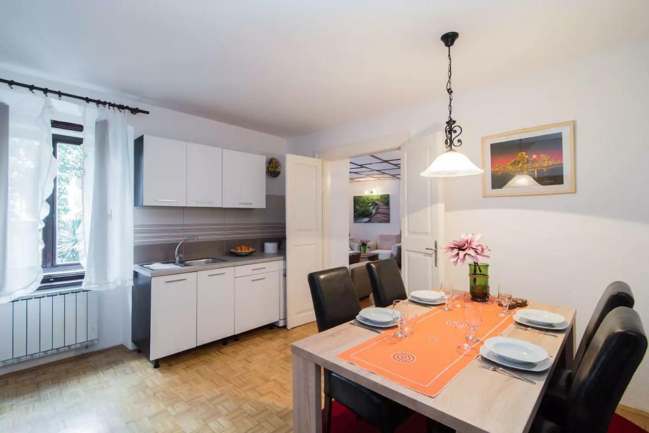 Charming Apartment Koper Exterior photo